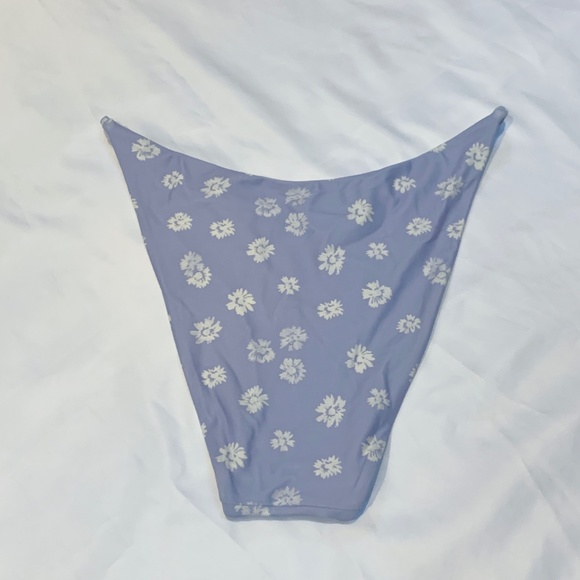 Madewell Reversible String Bikini Bottom Lavender Floral - Picture 5 of 9